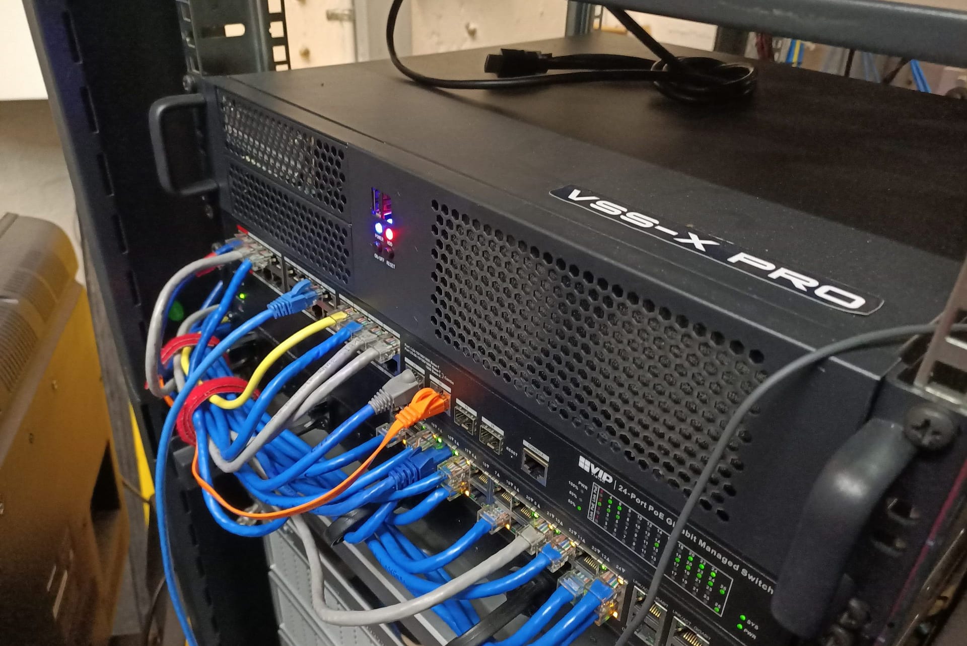 Rack vss mount alarm system